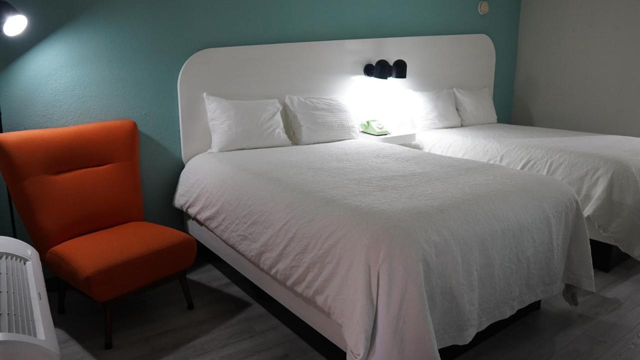 Heavener Hodler Inn מראה חיצוני תמונה