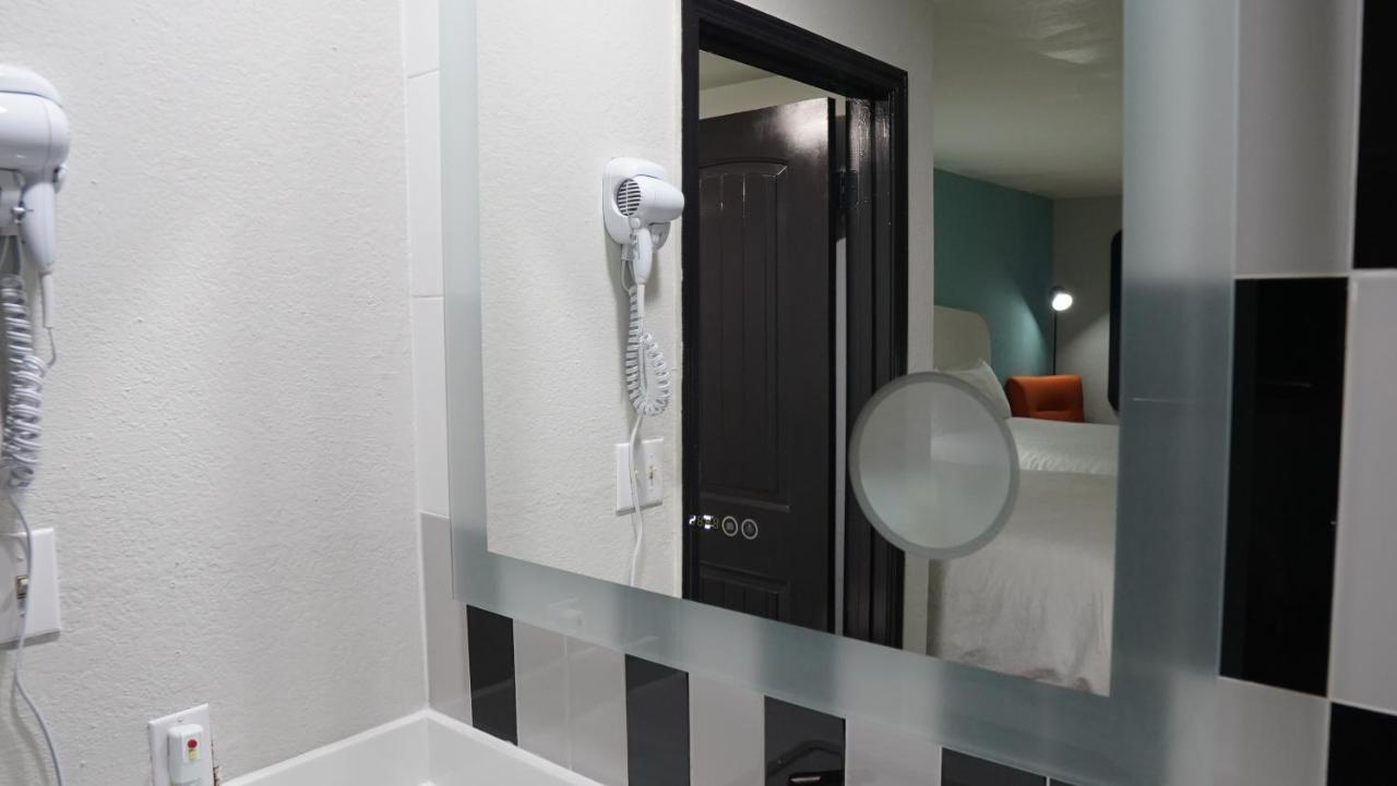 Heavener Hodler Inn מראה חיצוני תמונה